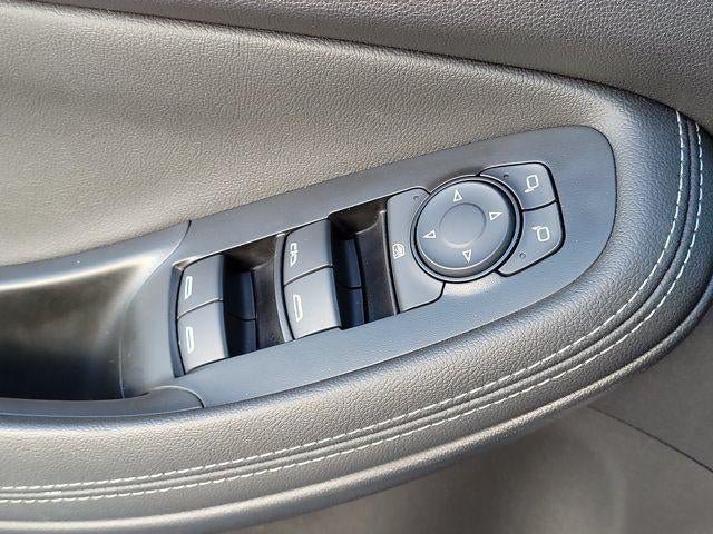 Used 2023 Buick Encore GX Select w/ Sport Touring Package FWD image 18