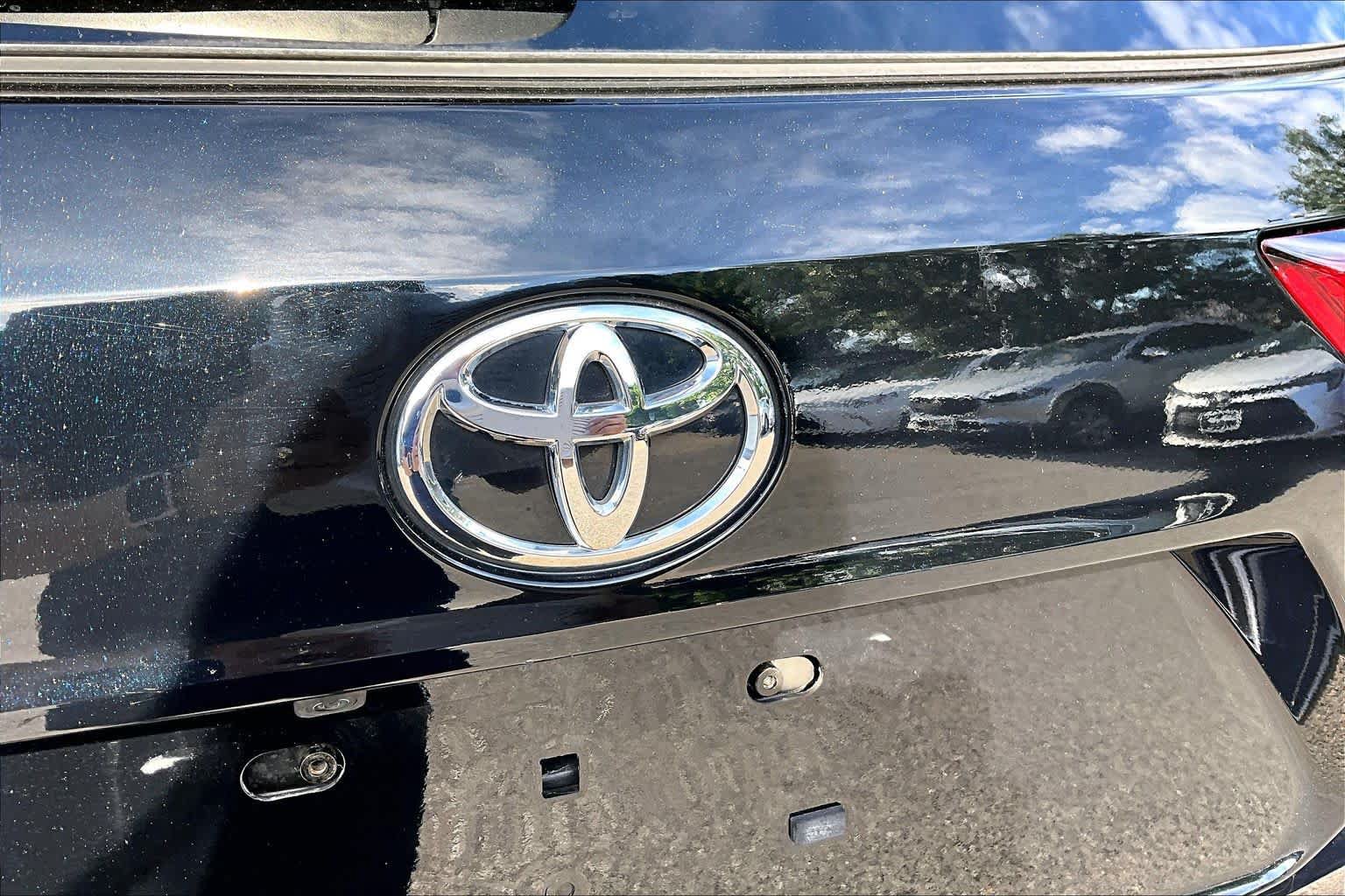 Used 2023 Toyota Highlander XLE AWD/4WD image 30
