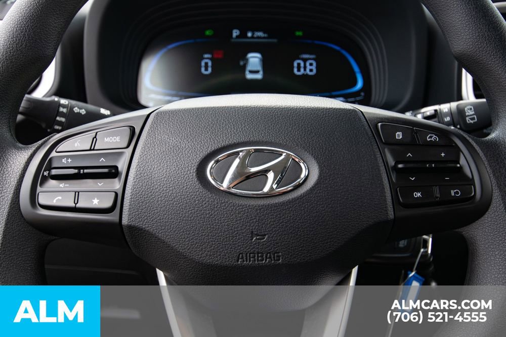 Certified 2025 Hyundai Venue SE image 21