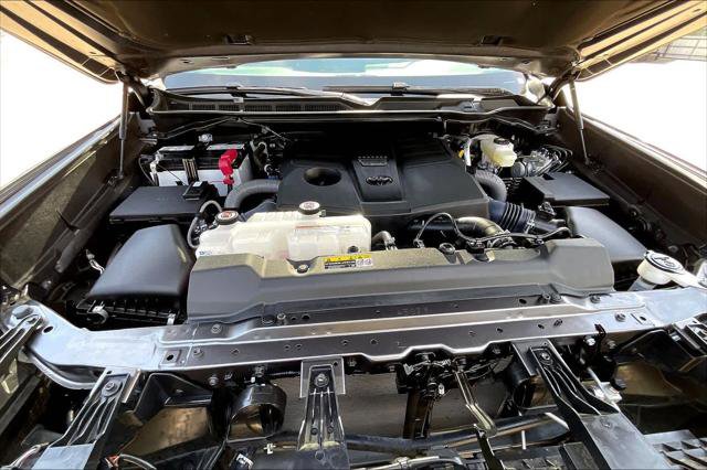 Certified 2025 Toyota Tundra SR5 w/ SR5 Premium Package AWD/4WD image 30