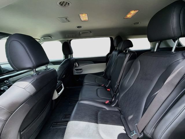 Used 2024 Kia Carnival LX FWD image 23