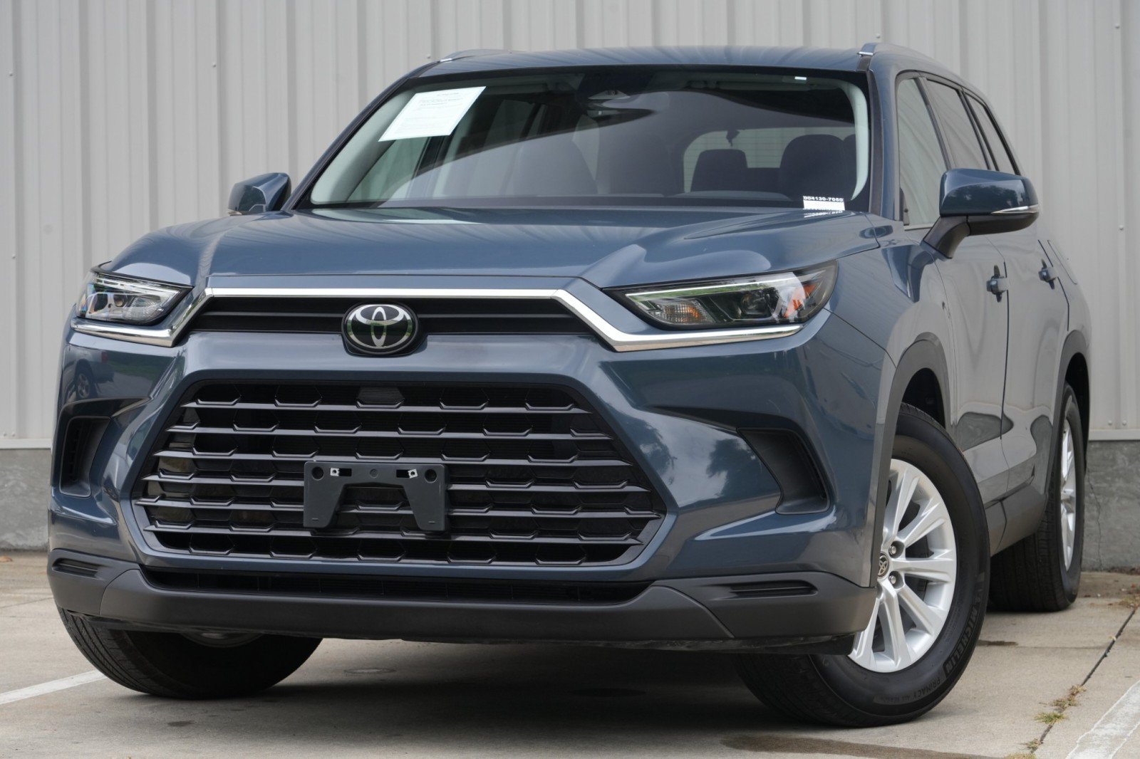 Used 2024 Toyota Grand Highlander FWD image 3