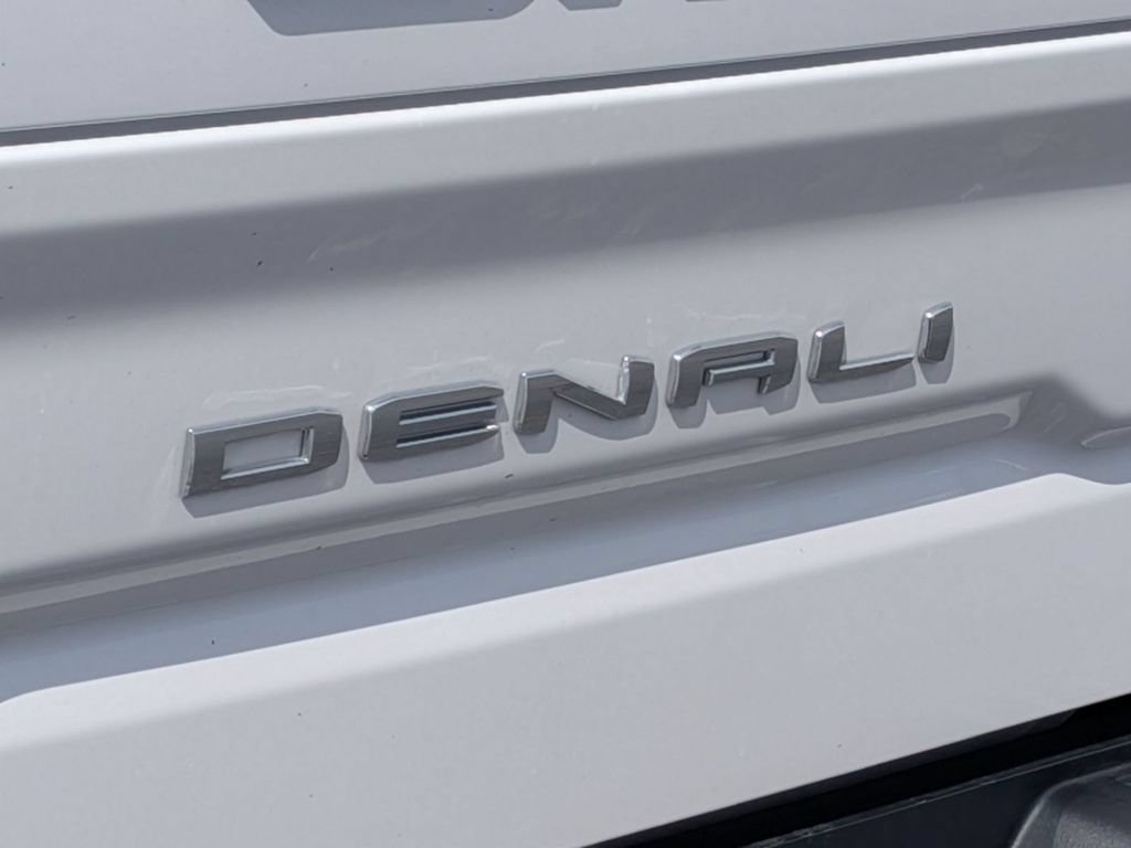 Used 2025 GMC Sierra 1500 Denali w/ Denali Reserve Package AWD/4WD image 11