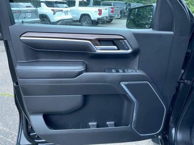 Used 2022 Chevrolet Silverado 1500 LT AWD/4WD image 22