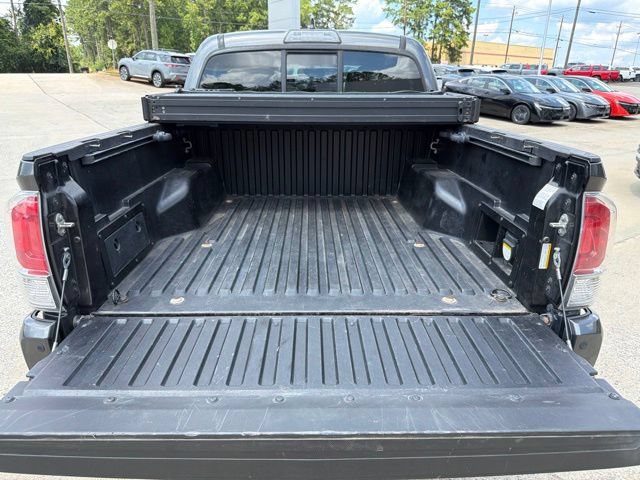 Used 2016 Toyota Tacoma Limited w/ Towing Package AWD/4WD image 14