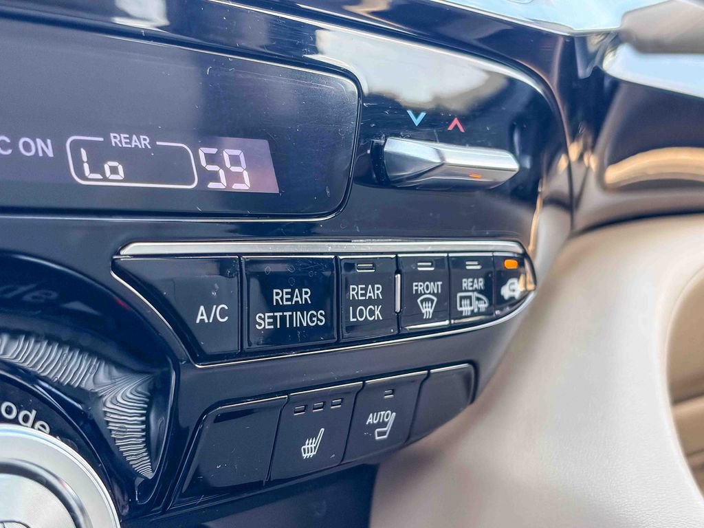 Used 2022 Acura MDX SH-AWD w/ Technology Package image 27