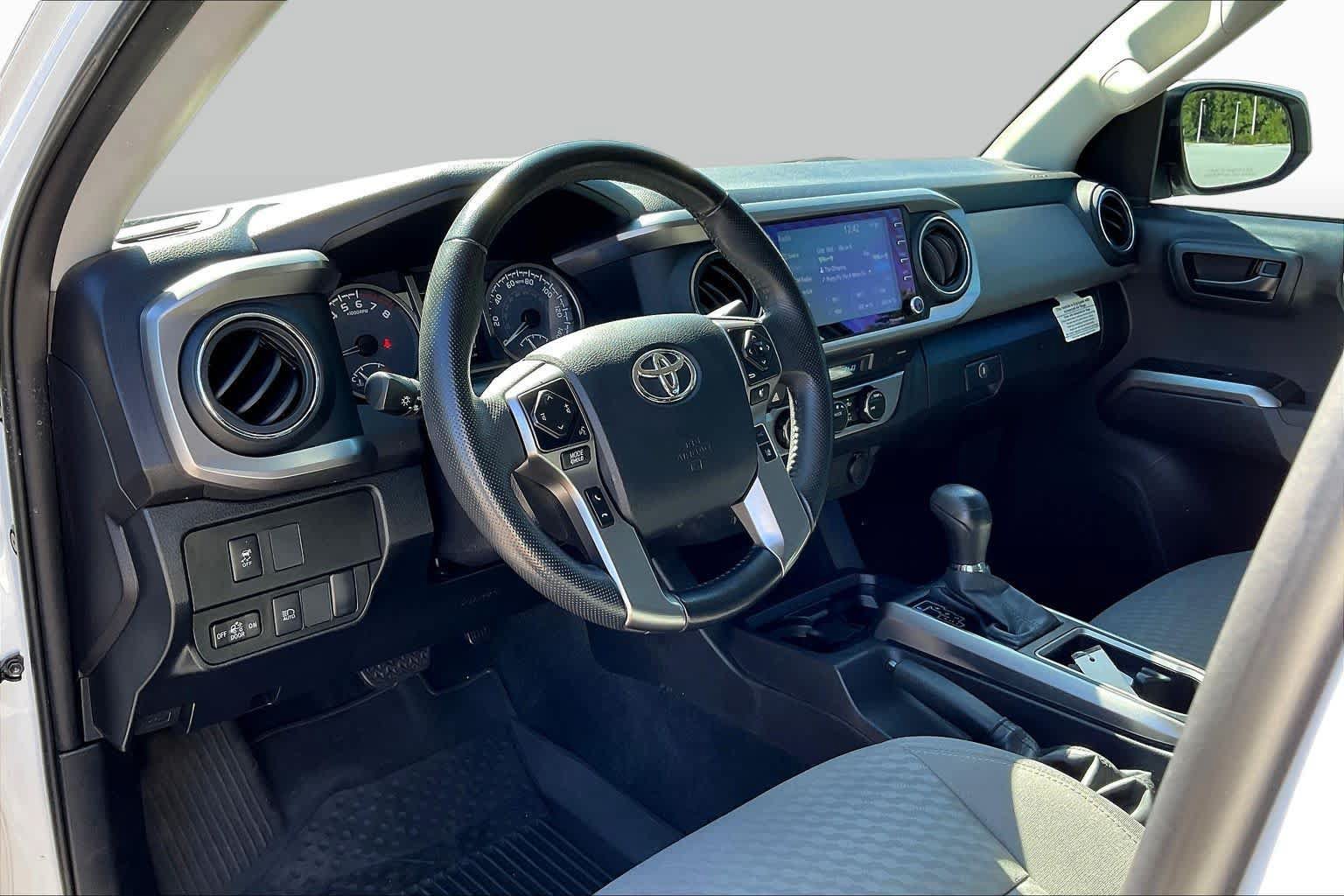 Used 2023 Toyota Tacoma SR5 RWD image 17