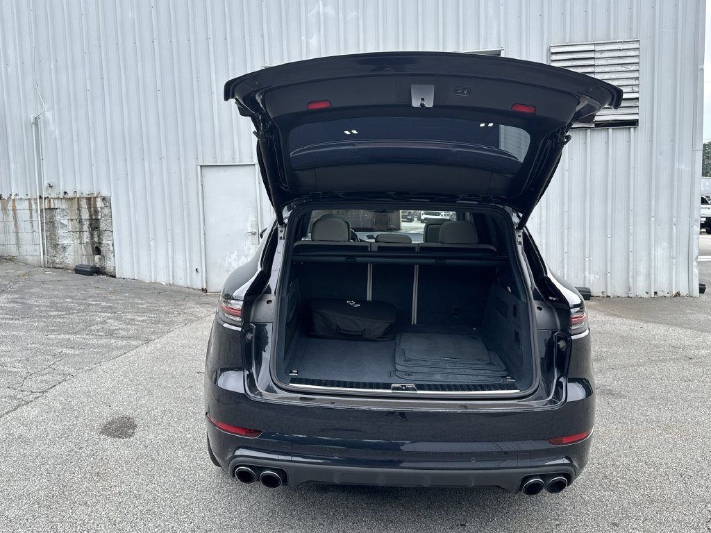 Used 2023 Porsche Cayenne Turbo S AWD/4WD image 34