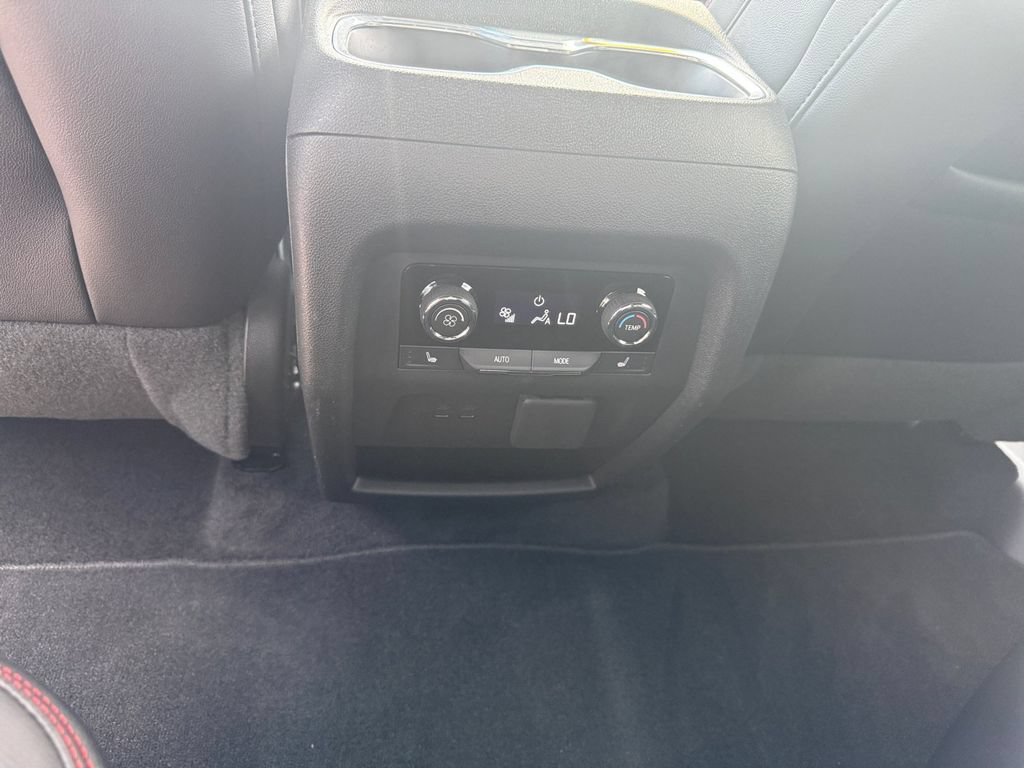 Used 2026 Chevrolet Traverse RS FWD image 18