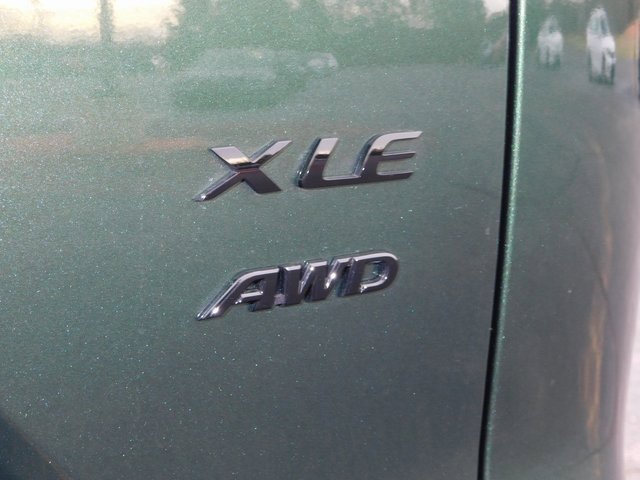 Used 2025 Toyota Corolla Cross XLE w/ Convenience Package image 47