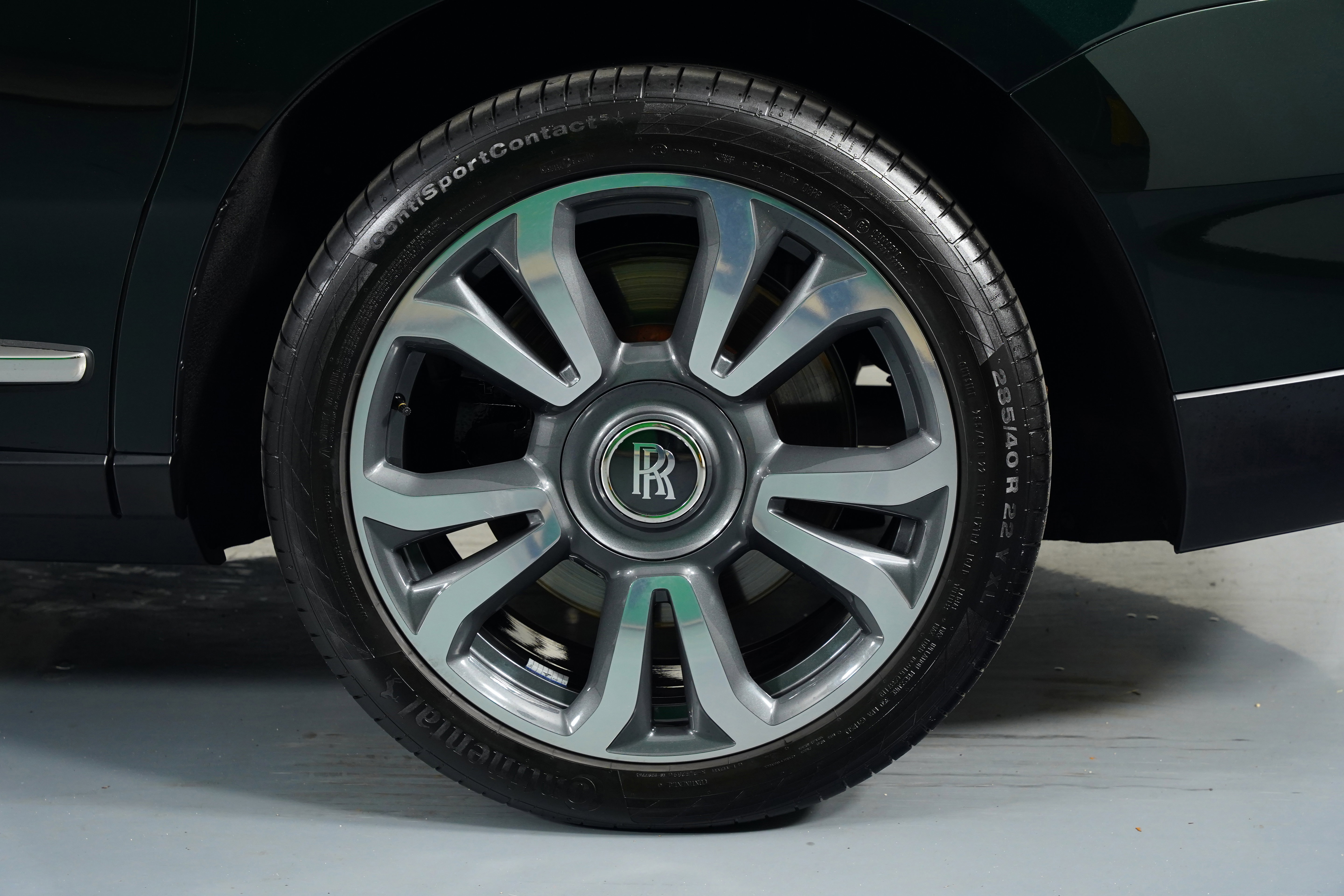 Used 2023 Rolls-Royce Cullinan w/ Cullinan Package image 86