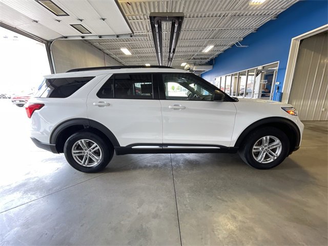 Used 2023 Ford Explorer XLT w/ Equipment Group 202A image 9