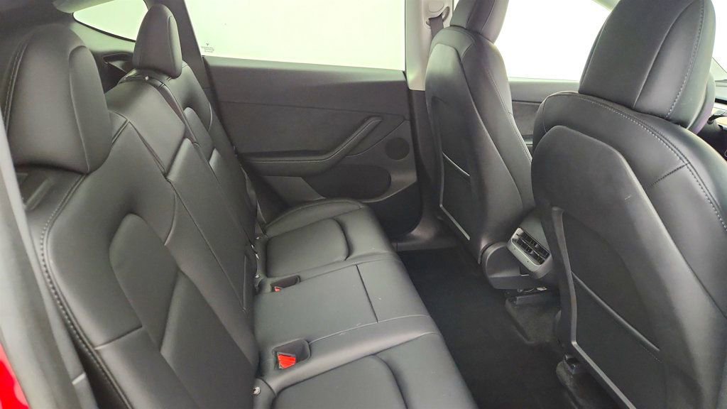 Used 2022 Tesla Model Y Long Range AWD/4WD image 27