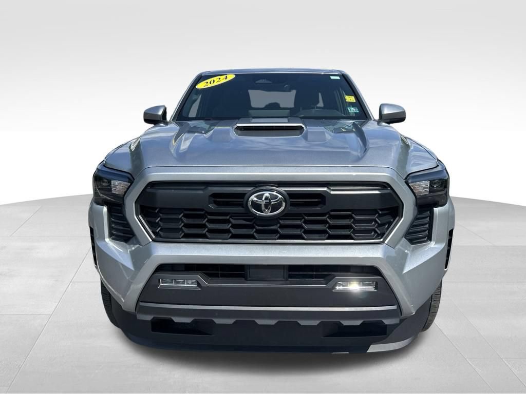 Certified 2024 Toyota Tacoma TRD Sport AWD/4WD image 8