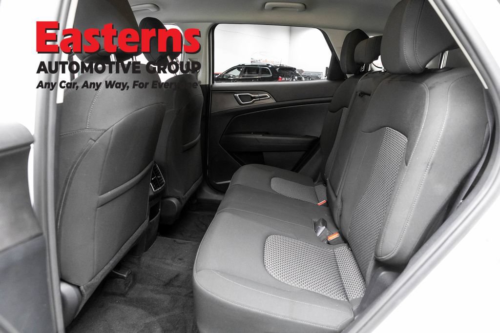 Used 2023 Kia Sportage LX AWD/4WD image 21