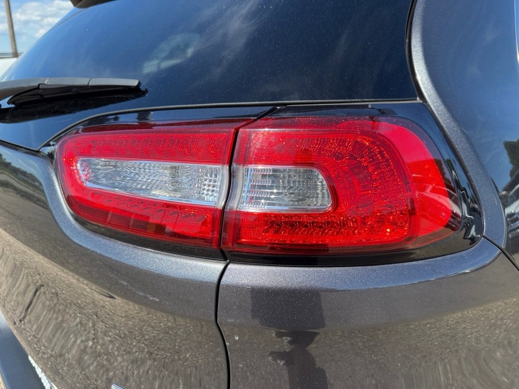 Used 2015 Jeep Cherokee Latitude FWD image 43