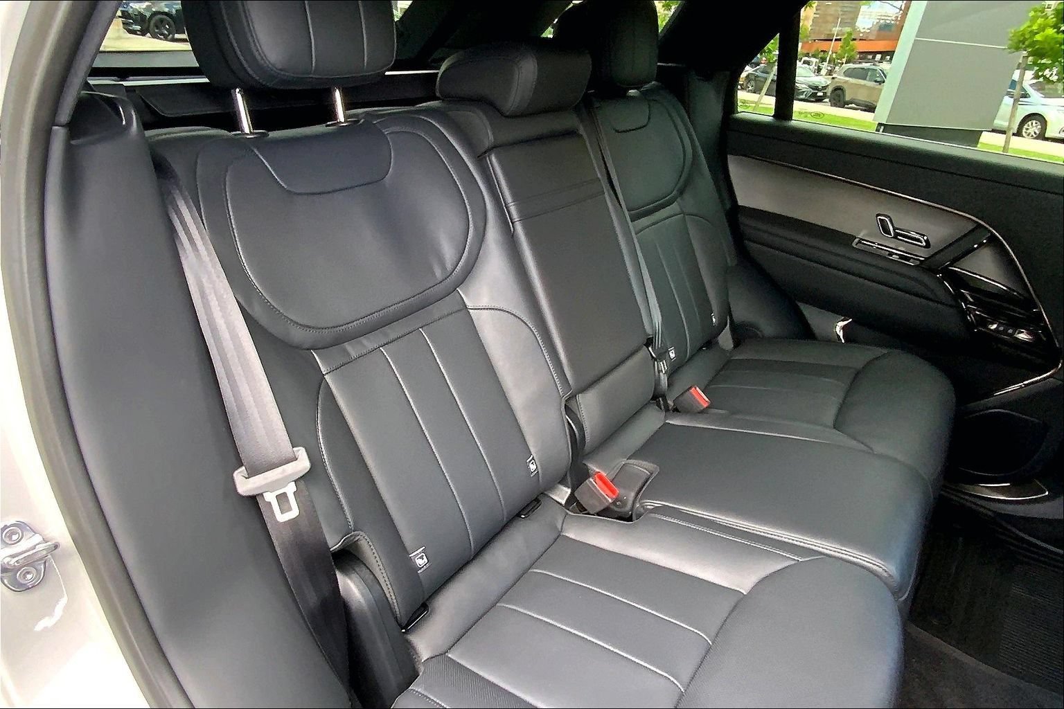 Certified 2026 Land Rover Range Rover Sport SE AWD/4WD image 19