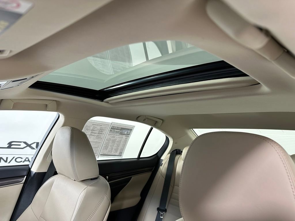 Used 2018 Lexus GS 350 AWD w/ Premium Package image 4
