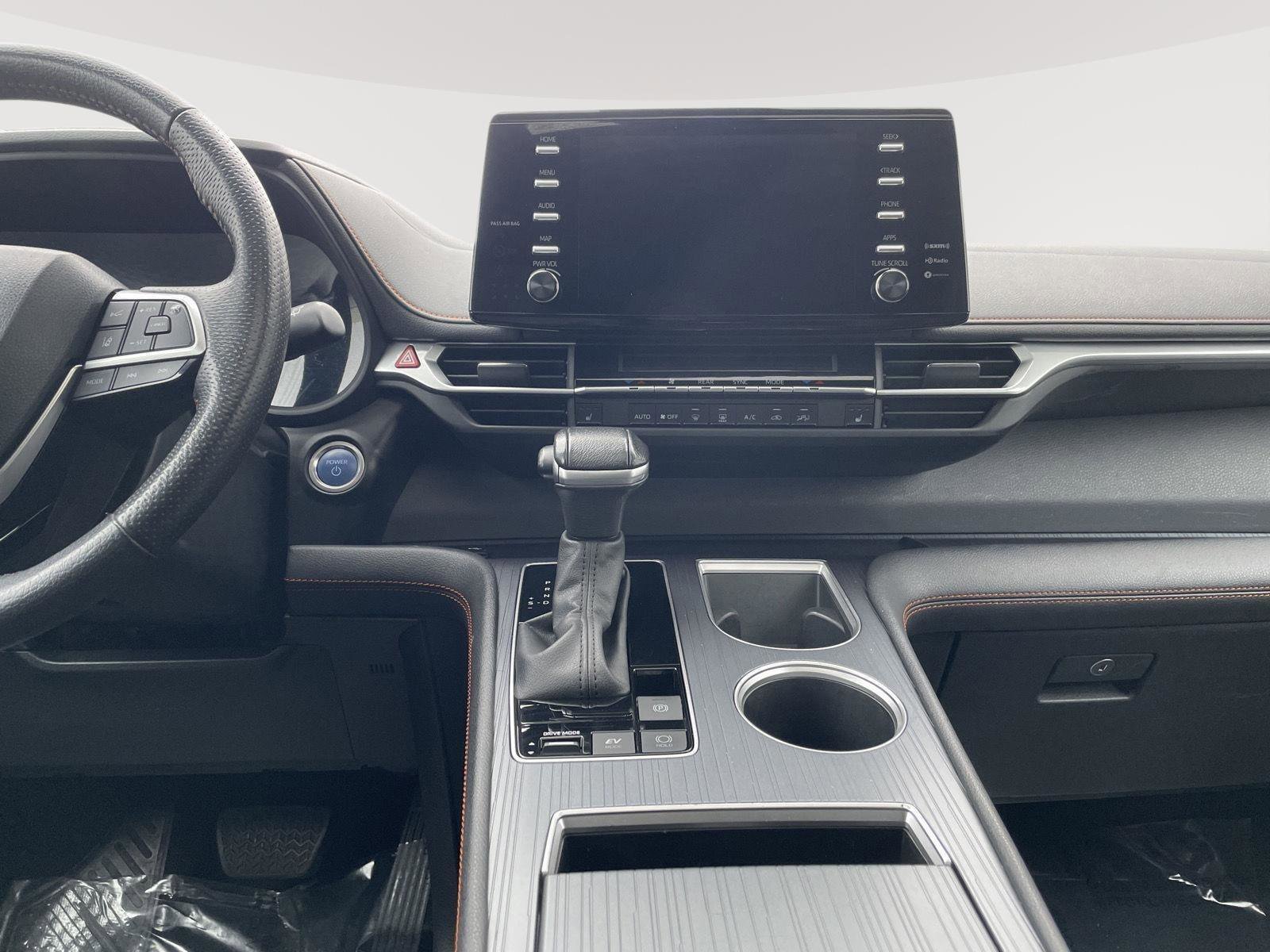 Used 2023 Toyota Sienna XSE AWD/4WD image 27