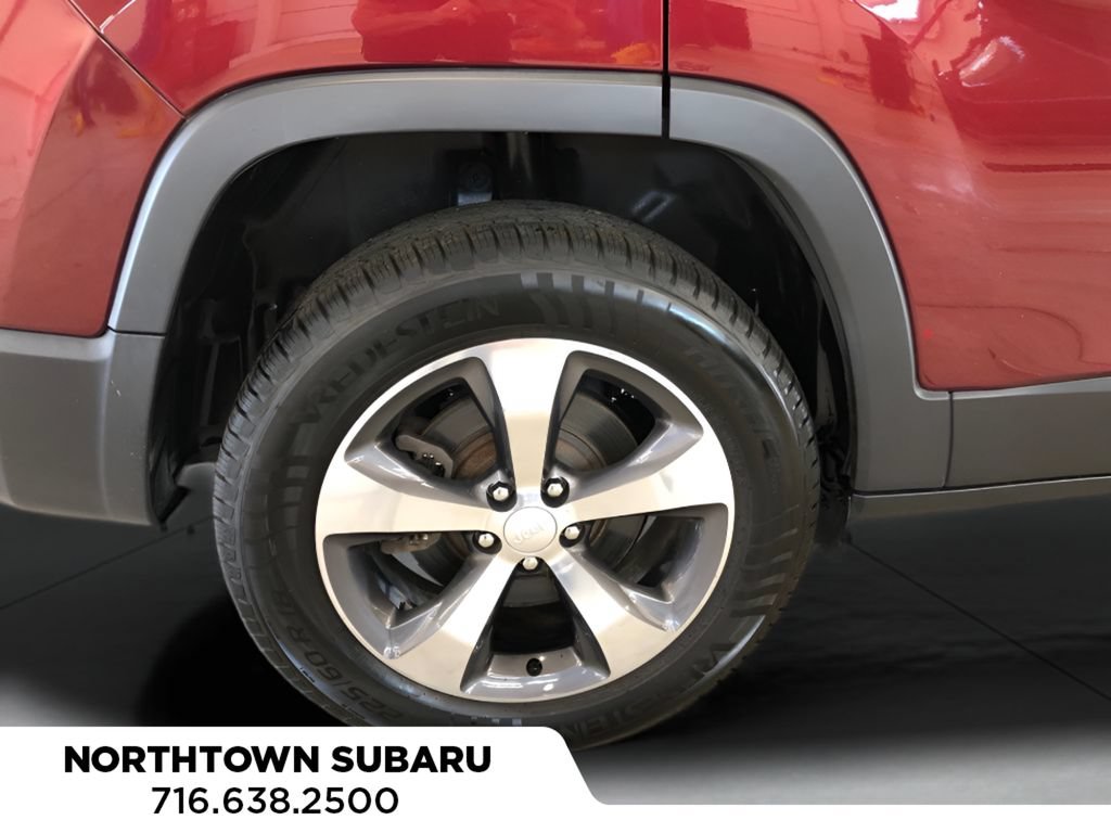 Used 2019 Jeep Cherokee Limited AWD/4WD image 25