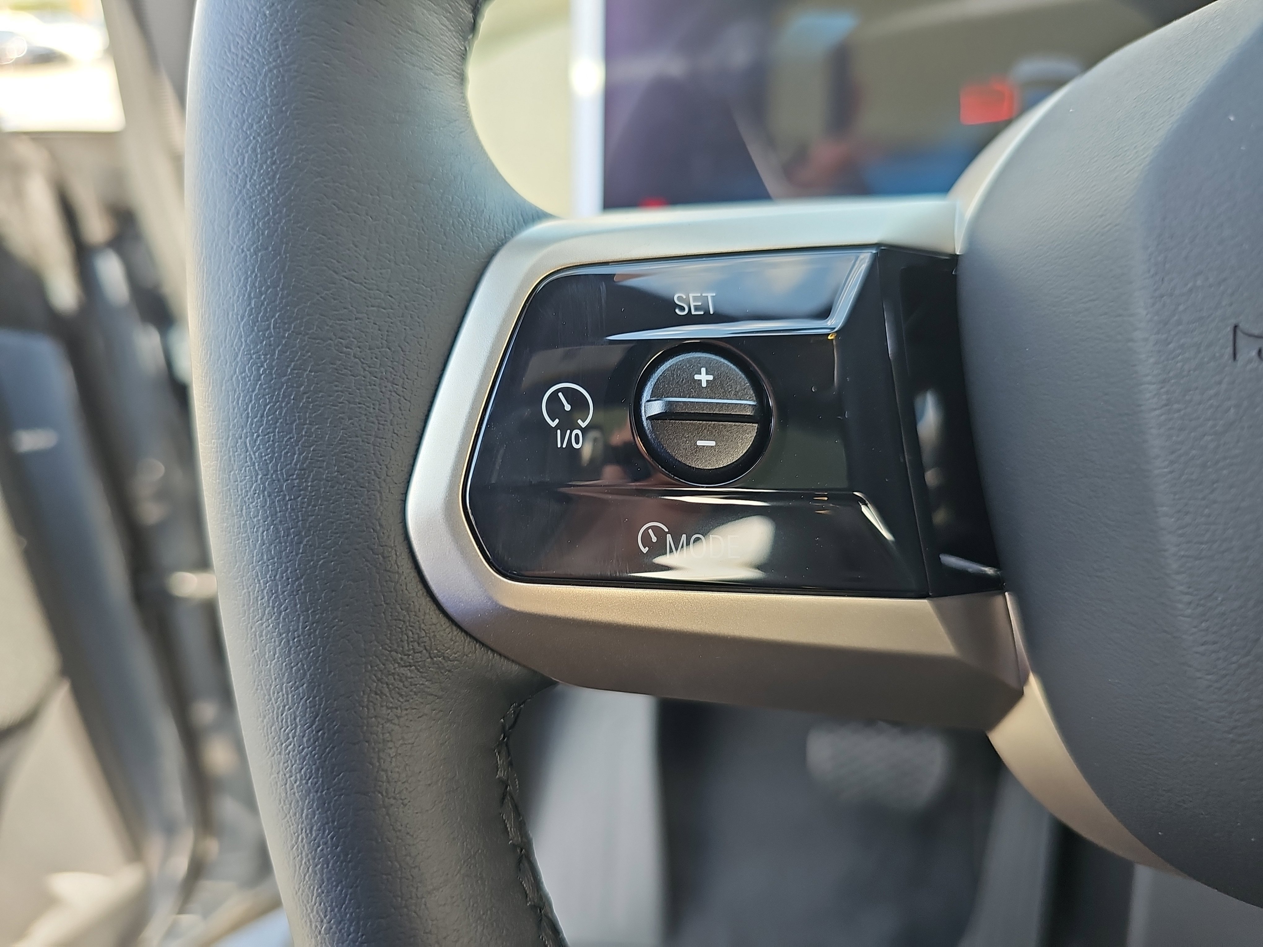 New 2026 BMW iX xDrive60 w/ Premium Package image 17