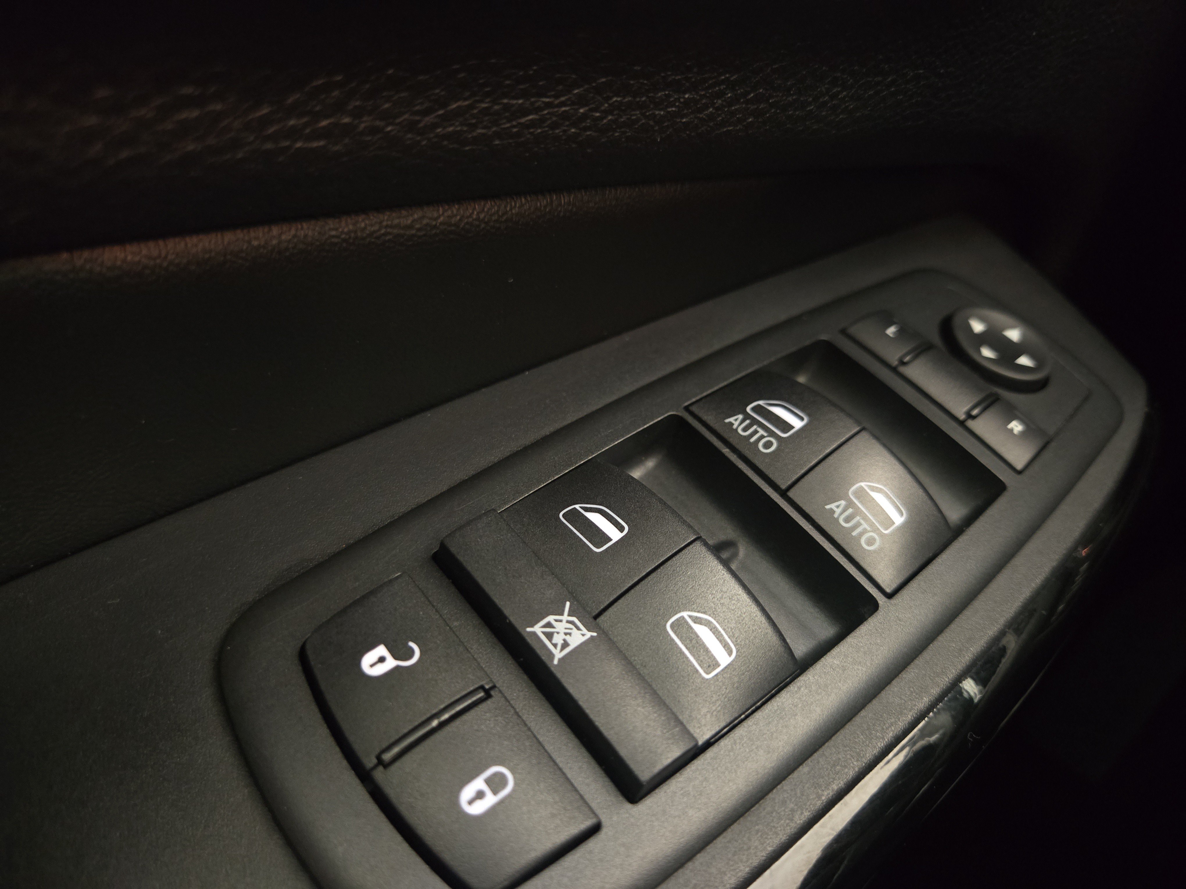 Used 2020 Jeep Cherokee Latitude Plus AWD/4WD image 26