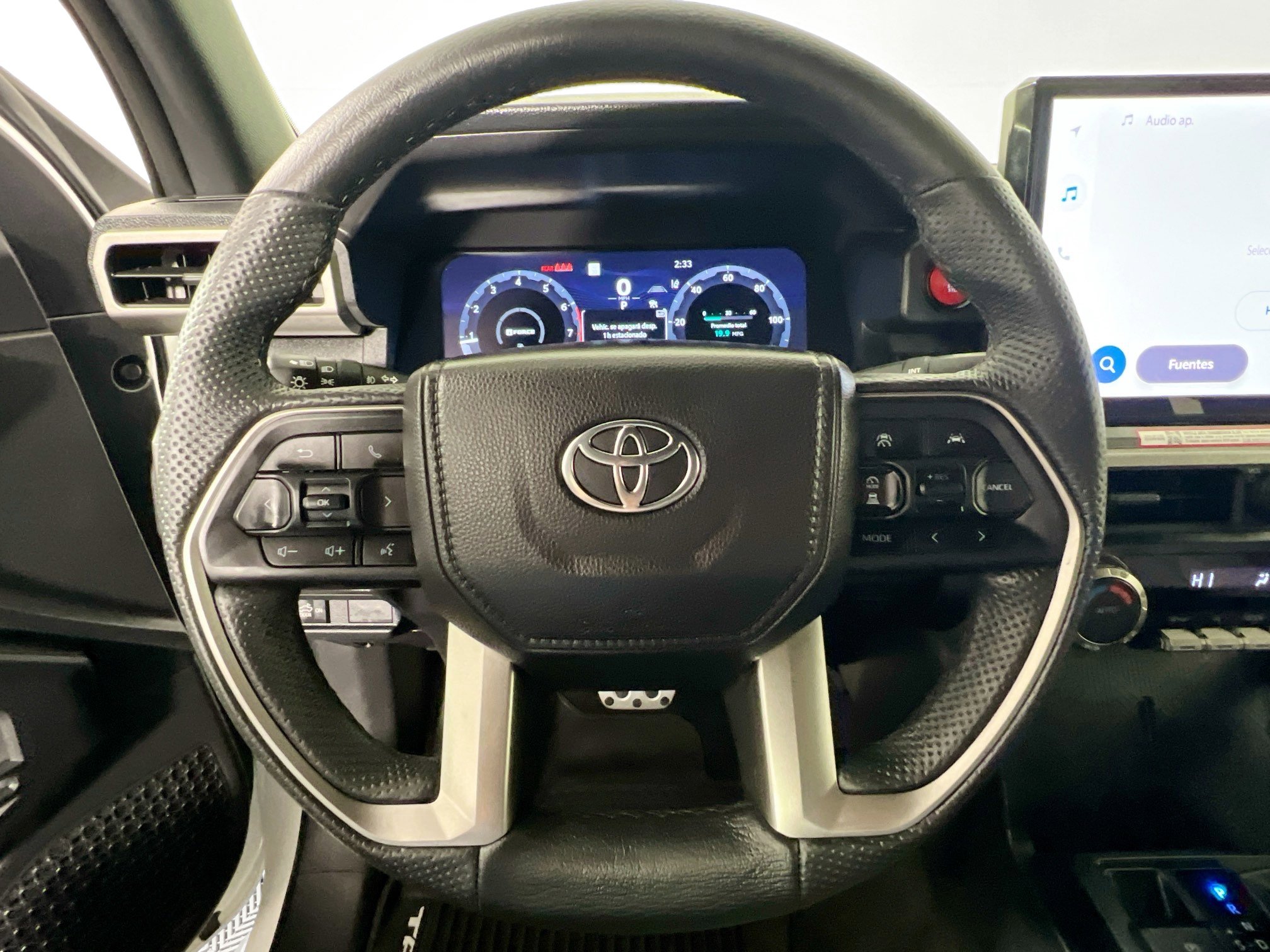 Used 2025 Toyota Tacoma TRD Sport image 17