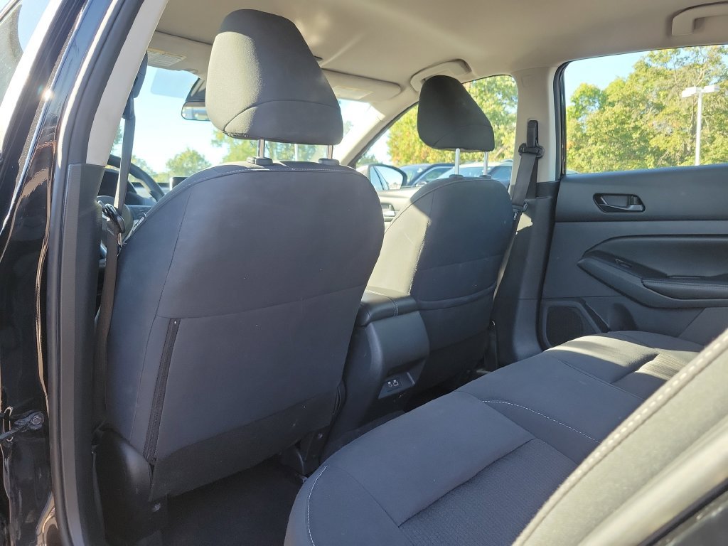 Used 2025 Nissan Altima 2.5 SV FWD image 14