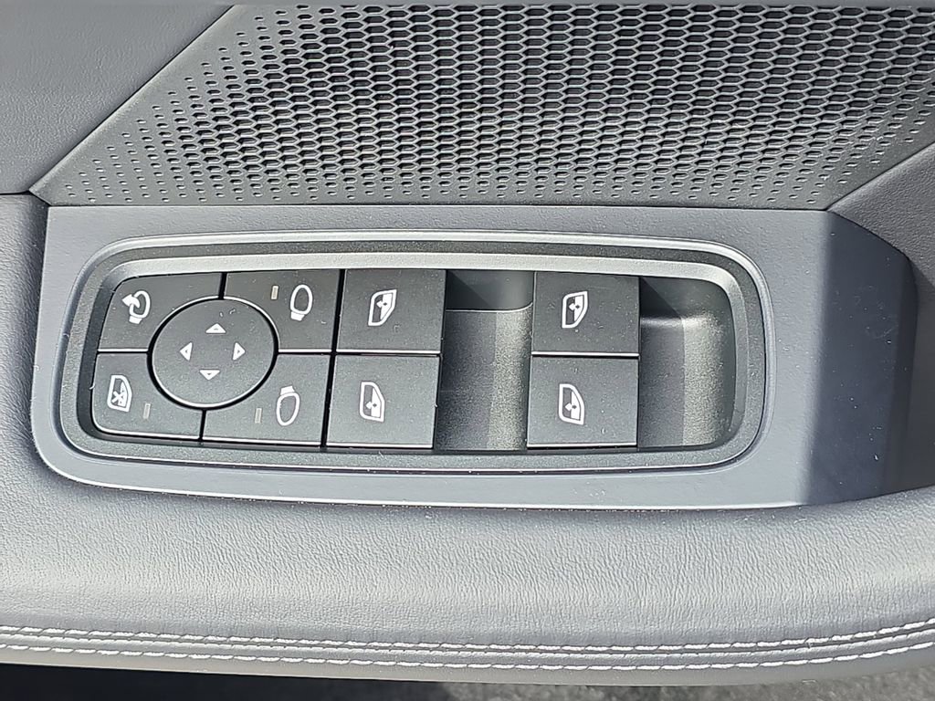 Used 2024 Porsche Taycan 4S AWD/4WD image 30