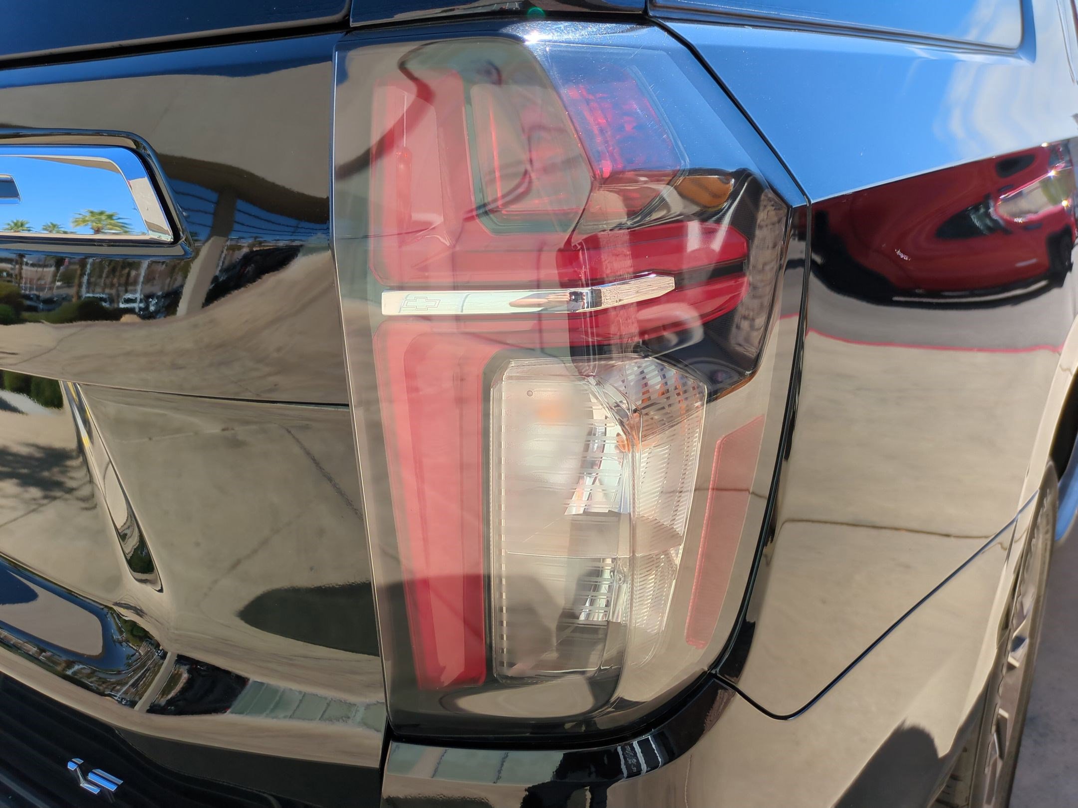 Used 2024 Chevrolet Suburban LT image 11