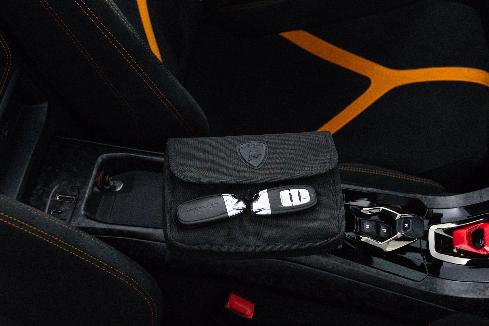 Used 2018 Lamborghini Huracan Performante AWD/4WD image 68
