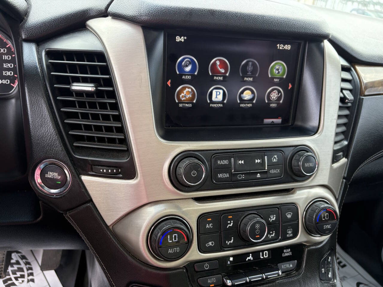 Used 2015 GMC Yukon Denali w/ Touring Package AWD/4WD image 31