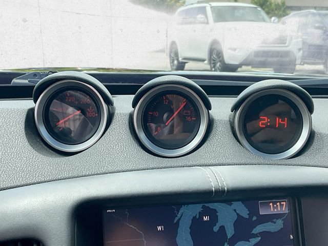 Used 2015 Nissan 370Z Coupe RWD image 19
