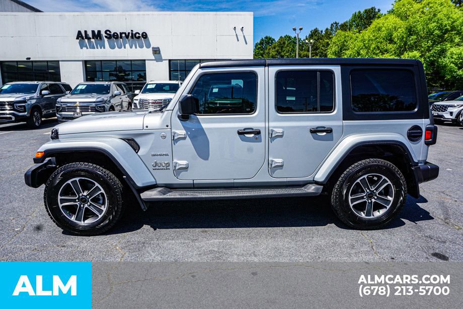 Used 2023 Jeep Wrangler Unlimited Sahara w/ Cold Weather Group AWD/4WD image 7