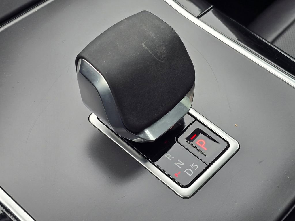 Used 2025 Land Rover Range Rover Velar Dynamic SE image 70