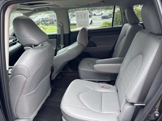 Used 2025 Toyota Highlander XLE AWD/4WD image 27
