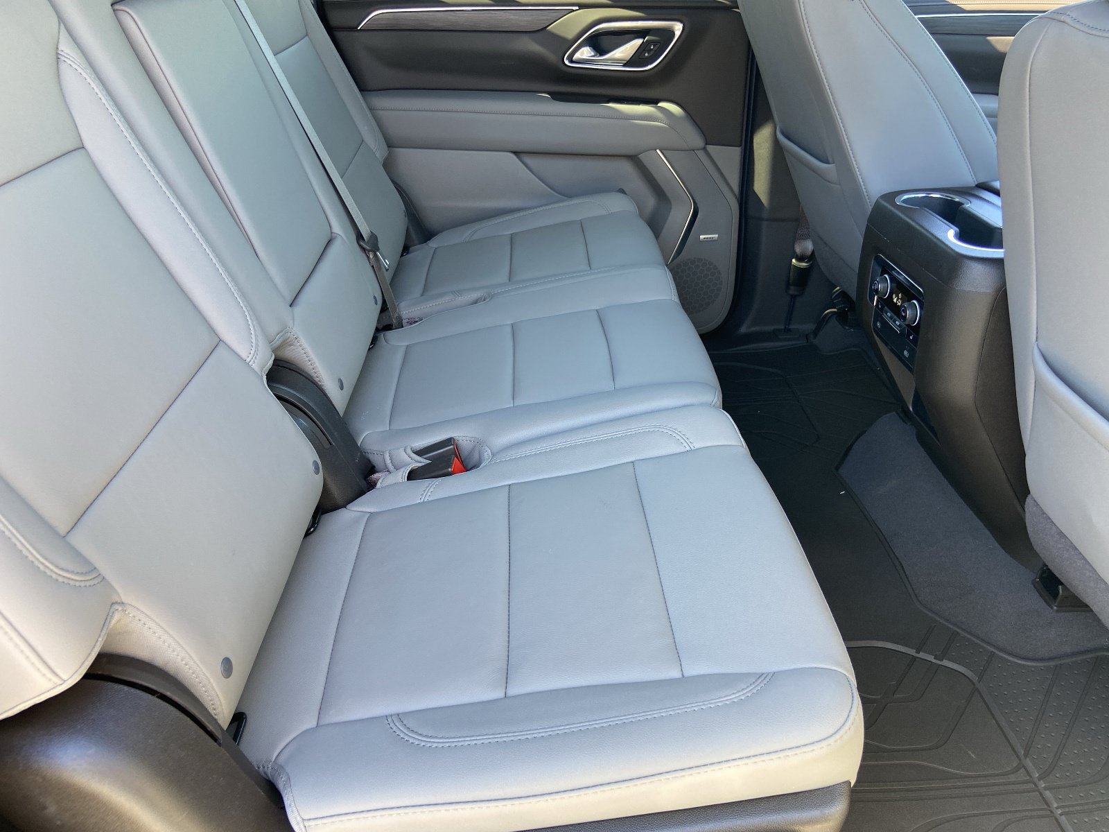 Certified 2023 Chevrolet Suburban LT w/ Luxury Package AWD/4WD image 13