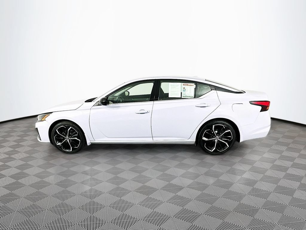 Used 2024 Nissan Altima 2.5 SR FWD image 6