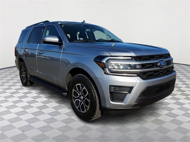 Used 2024 Ford Expedition XLT image 1