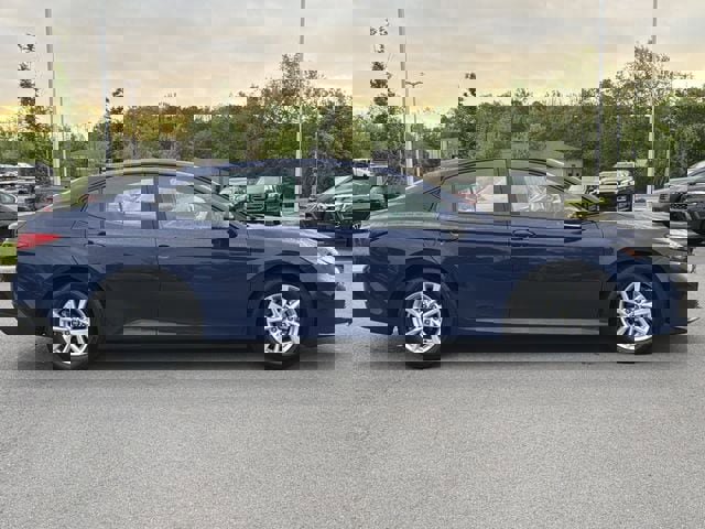 Used 2025 Toyota Camry LE image 2