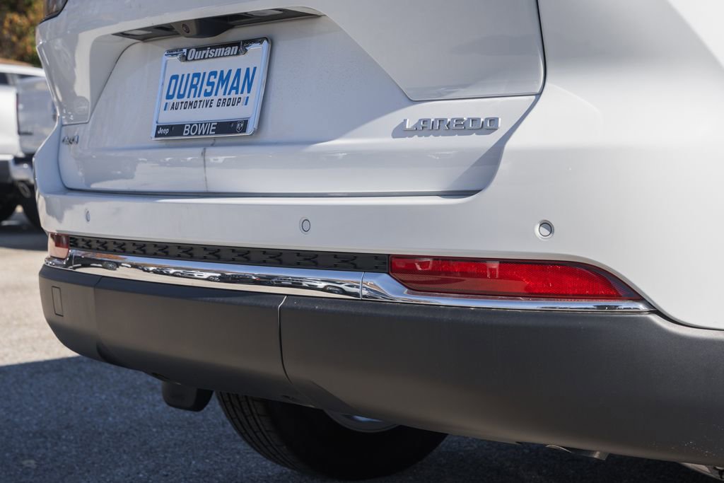 New 2025 Jeep Grand Cherokee Laredo X w/ Luxury Tech Group I image 9