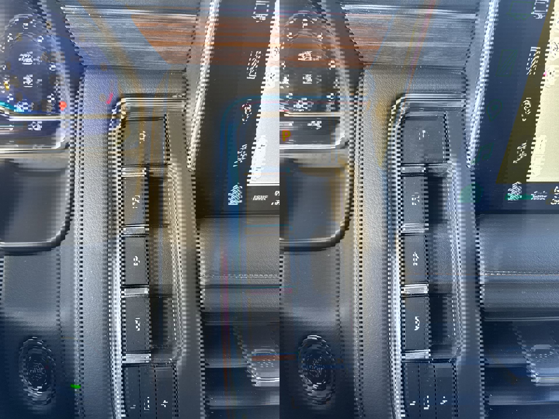 Used 2024 Chevrolet Suburban High Country w/ Advanced Technology Package image 20