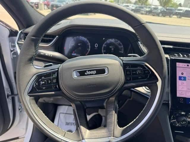 New 2025 Jeep Grand Cherokee Overland w/ Luxury Tech Group IV image 17