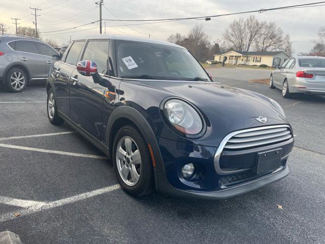 Used 2015 MINI Cooper 4-Door Hardtop image 4
