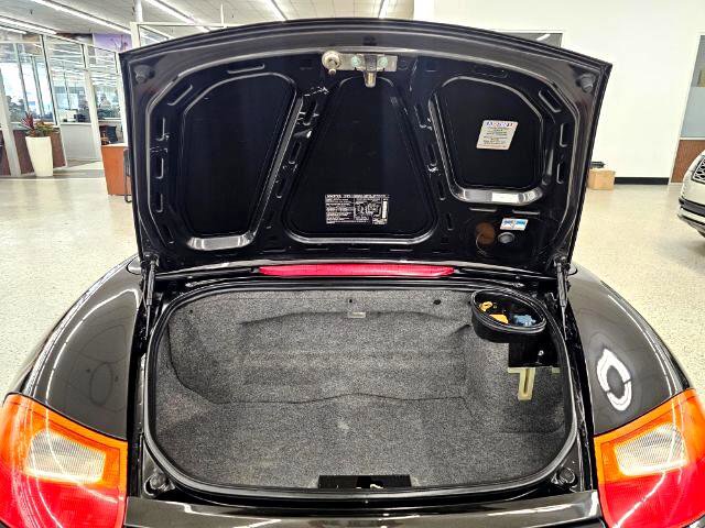 Used 2000 Porsche Boxster image 25