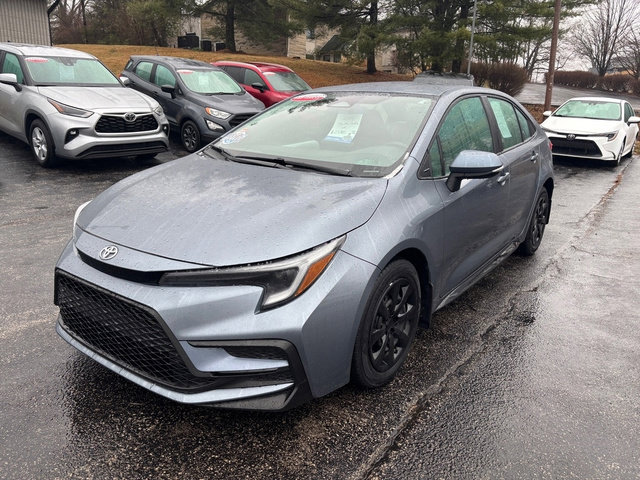 Used 2024 Toyota Corolla SE FWD image 2