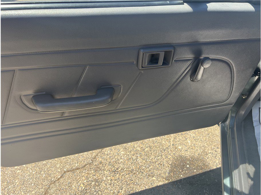 Used 1992 Toyota Pickup Deluxe image 18