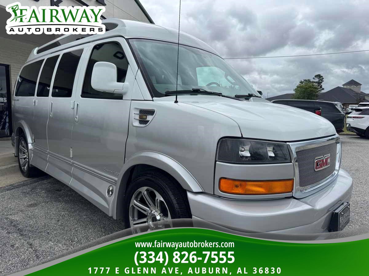 Used 2017 GMC Savana 2500 RWD image 4