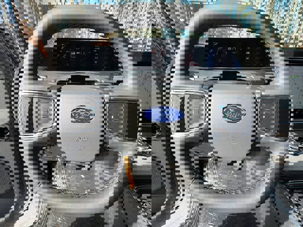 New 2026 Ford Expedition Active image 23