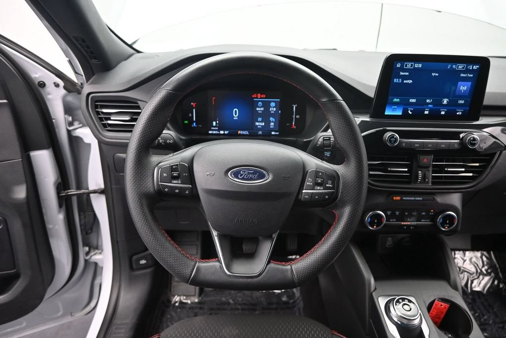 Used 2025 Ford Escape ST-Line FWD image 33